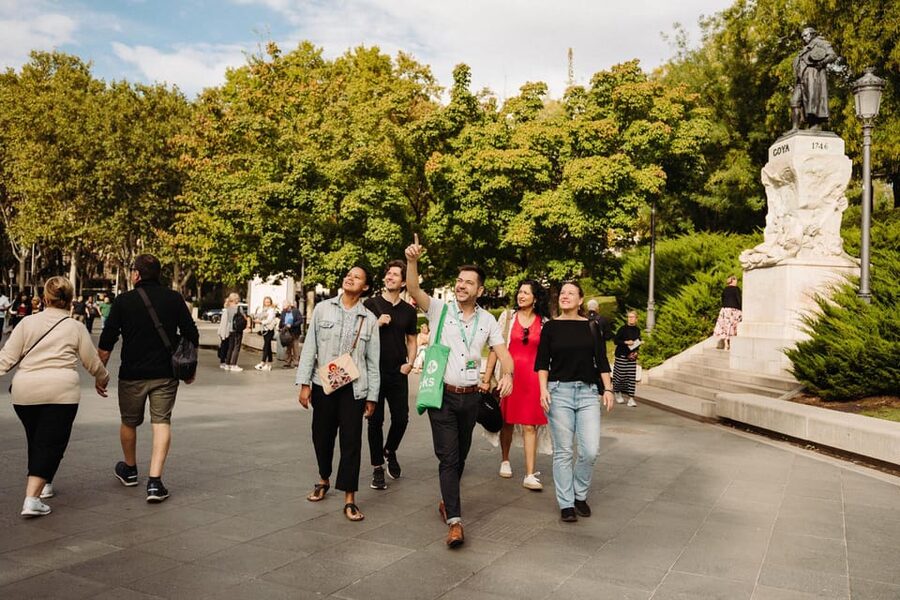 Madrid: Prado Museum & Lunch at World’s Oldest Restaurant - Who should book this four-and-a-half-hour tour