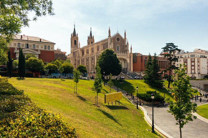 Madrid Prado Museum PRIVATE TOUR with Ticket & Guide Included - Staying after the guided tour