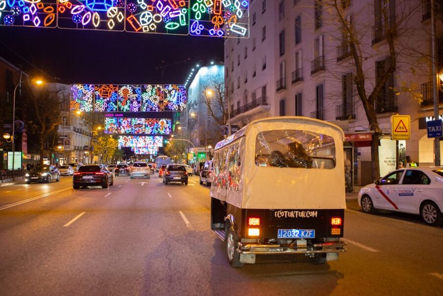 Madrid: Private Christmas Lights Tour by Eco Tuk-Tuk - Puerta de Alcalá and the Edge of Retiro