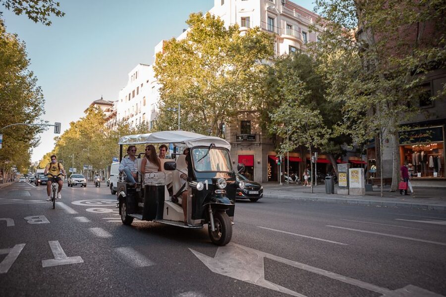 Madrid: Private City Tour by Eco Tuk Tuk - Choosing between one, two, three, and four hours