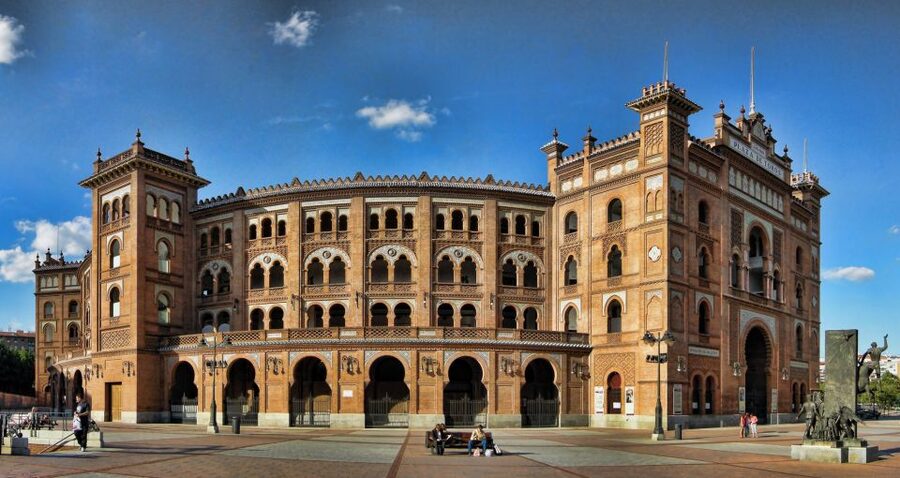 Madrid: Private Custom City Tour with Driver and Guide - Plaza de España and Madrid’s medieval beginnings