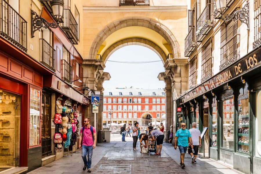 Madrid: Private Custom Experience with a Local, Icons & Gems - What the guides add to the walk