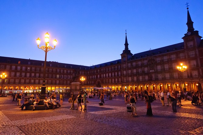 Madrid Private Night Walking Custom Tour with Tapa and a Drink - The Royal Palace After Dark