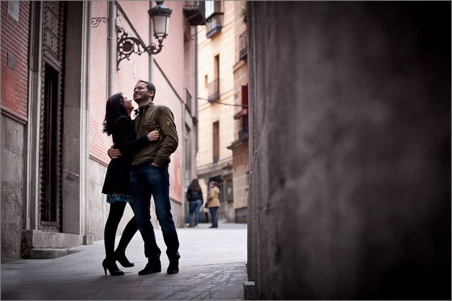 Madrid: Private Photo Shoot and Professional Images - Picking between Huertas, La Latina, and Retiro