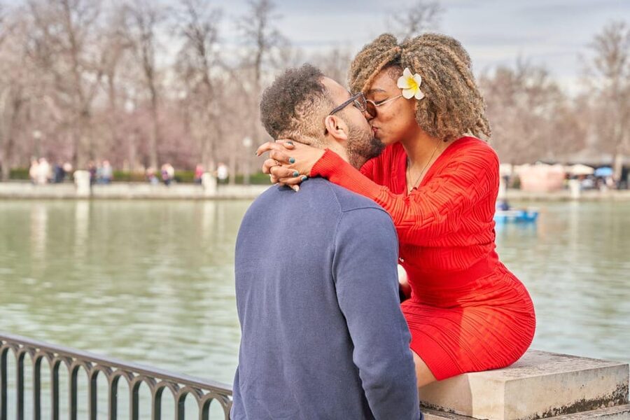 Madrid: Private Photoshoot at the Retiro Park - Is $77 good value for a group of up to five?
