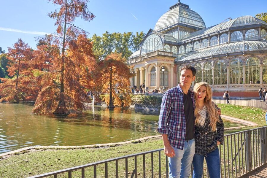 Madrid: Private Photoshoot at the Retiro Park - Who will get the most from this session?