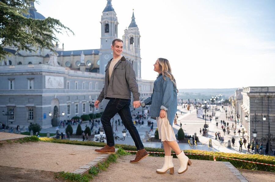 Madrid: Private Photoshoot with a Professional Photographer - Plaza de Oriente and Teatro Real