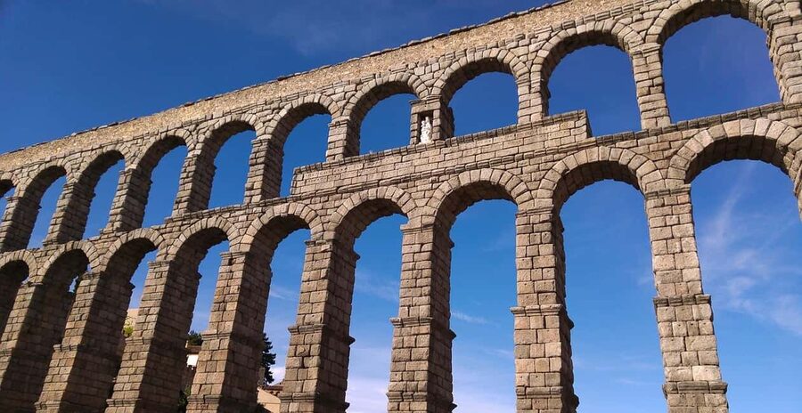 Madrid: Private Segovia Day Trip with Local Guide - The private drive from Madrid