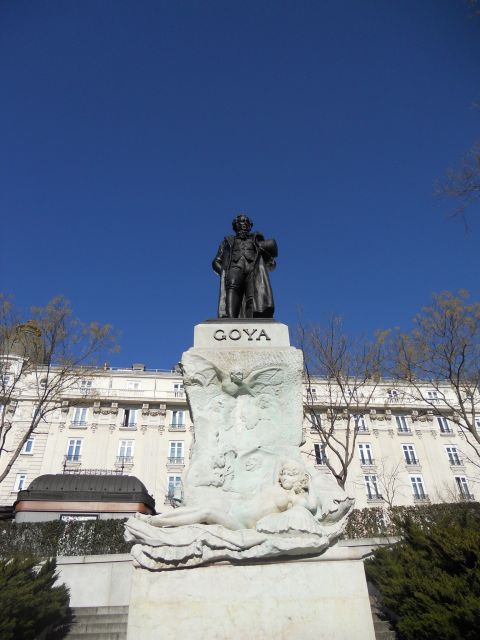 Madrid: Private Tour of the Prado Museum - Meeting Goya before entering the Prado