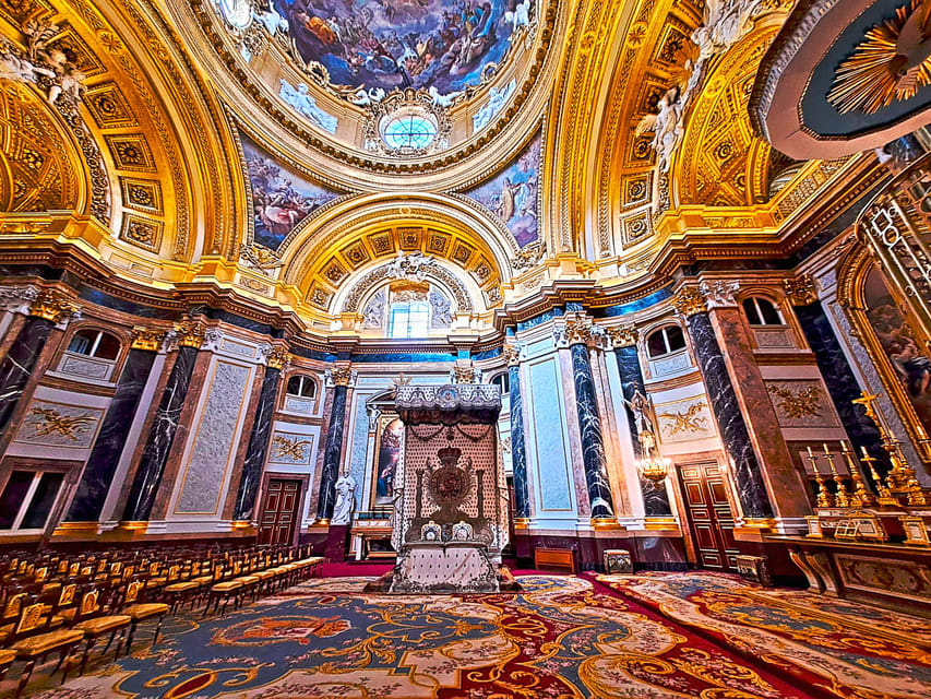 Madrid Private tour: Royal Palace & Cathedral & Old city - Almudena Cathedral, Madrid’s Gothic counterpoint