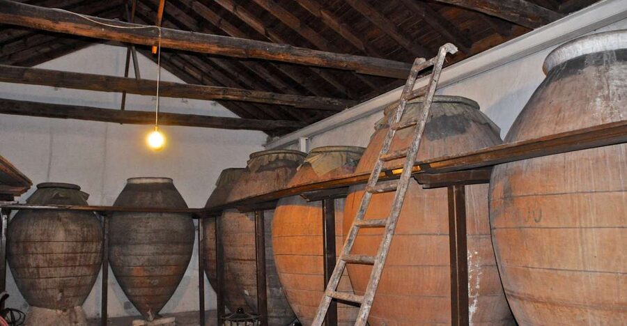 Madrid Region Wineries Guided Tour with Wine Tastings - Chinchón: wine beside a famous old town