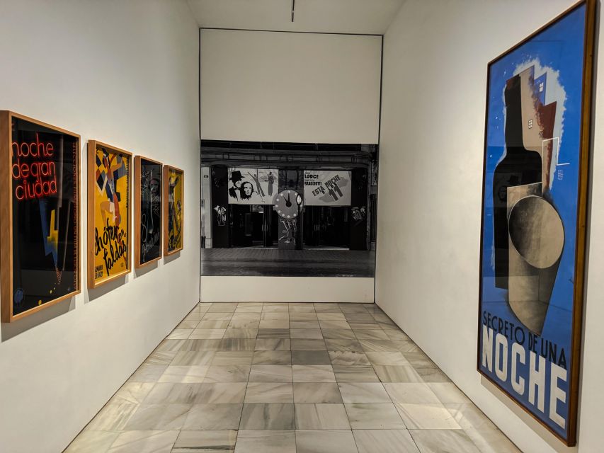 Madrid: Reina Sofía Guided Tour with Skip-the-Line Tickets - The vertical garden and the museum setting