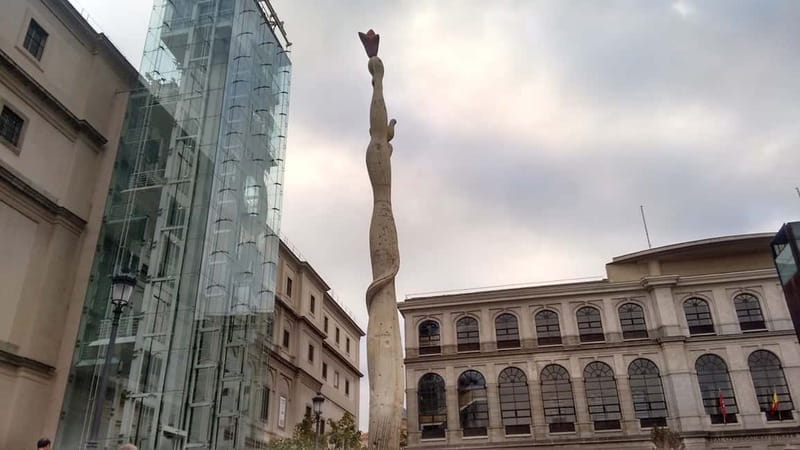 Madrid: Reina Sofía Museum Guided Tour, Small Group - Meeting by the white star sculpture
