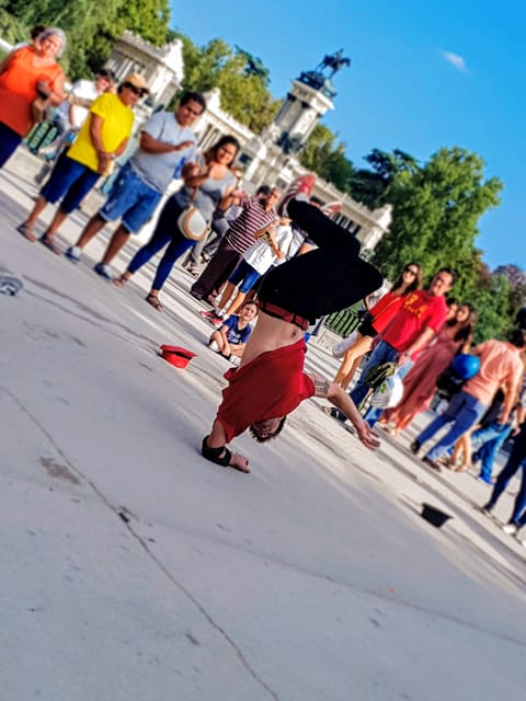 Madrid: Retiro Park Guided Tour with a Photographer - Key points to know before booking