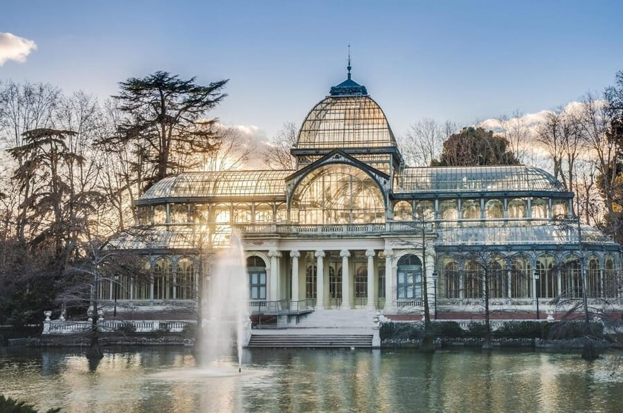 Madrid: Retiro Park Segway Tour - Weather, clothing, and comfort