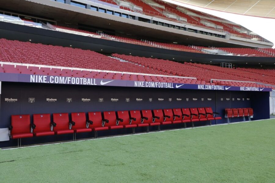 Madrid: Riyadh Air Metropolitano Stadium Guided Tour - Finishing with virtual reality and fan karaoke