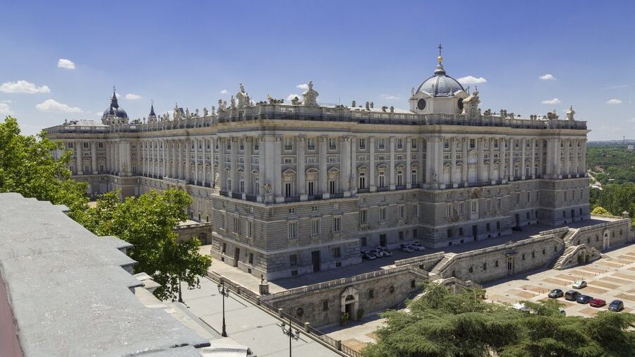 Madrid: Royal Palace and Almudena Cathedral Small-Group Tour - Language, group size, and accessibility