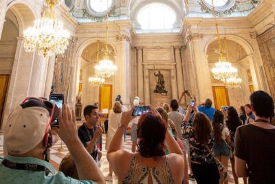Royal Palace Expert Guided Tour with Optional Tapas
