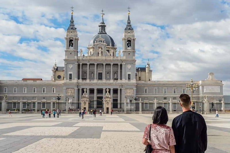 Madrid: Royal Palace Expert Guided Tour with Skip-the-Line - What skip-the-line access really means