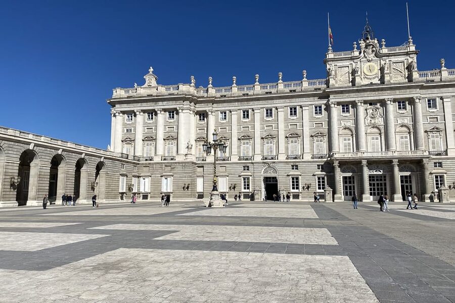 Madrid: Royal Palace Guided Tour Small Group or Private - The Royal Armoury closure changes the planned route