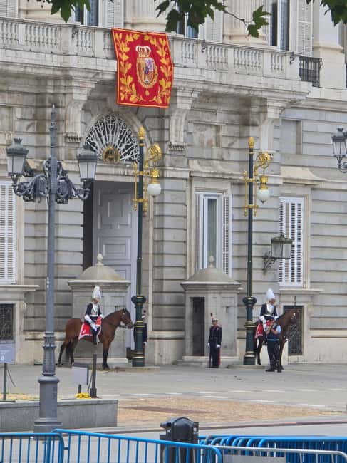 Madrid: Royal Palace Guided Tour w/ Skip-the-Line Entry - Meeting at Plaza de Ramales