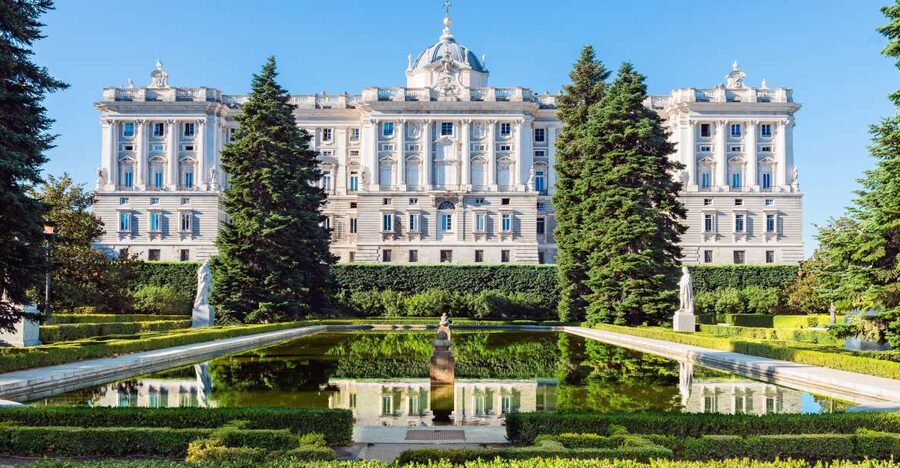Madrid: Royal Palace Guided Tour with Entry Ticket - Why the Royal Palace deserves two hours