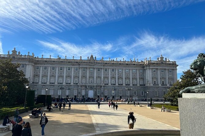 Madrid: Royal Palace Guided Tour with Skip the Line Ticket - Timing, group size, and the risk of a rushed finish