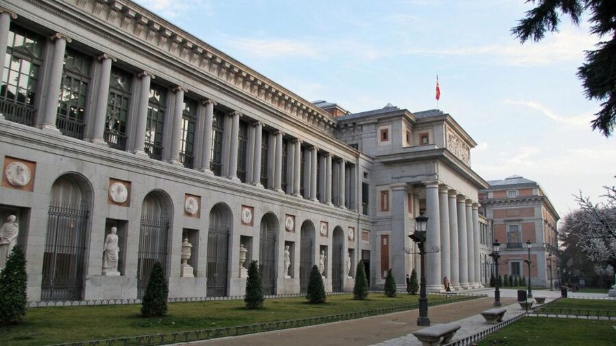 Madrid Royal Palace & Prado Museum + hotel pick-up & tickets - Practical details for your Madrid day