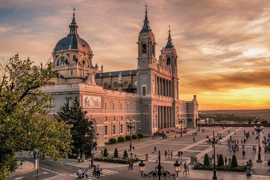 Madrid Royal Palace & Prado Museum + hotel pick-up & tickets - A guided Prado visit shaped around your interests