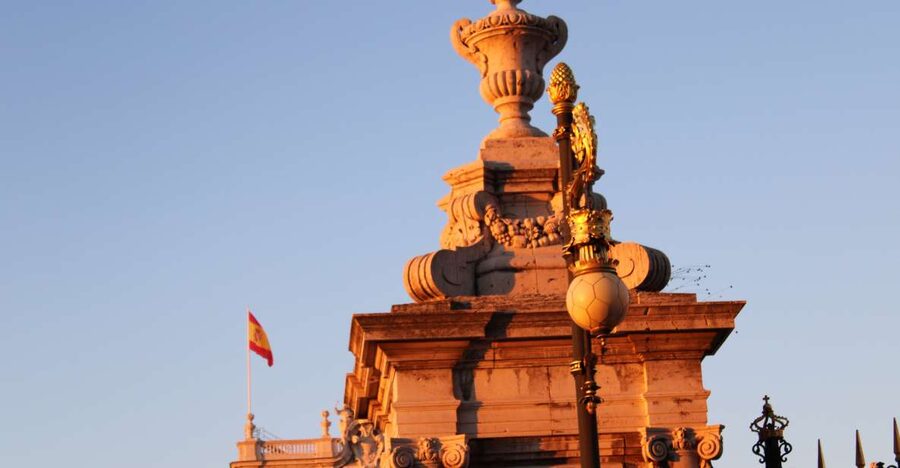 Madrid: Royal Palace Private Tour with Entry Ticket - Why the Royal Palace is worth a guided visit