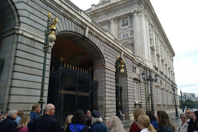 Madrid Royal Palace Private Tour with Skip-the-line Ticket - Meeting your guide at Opera