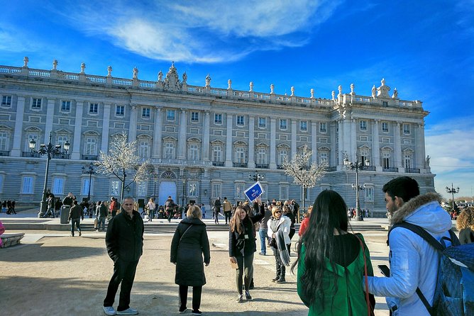 Madrid Royal Palace Private Tour with Skip-the-line Ticket - Entering the palace with a private guide