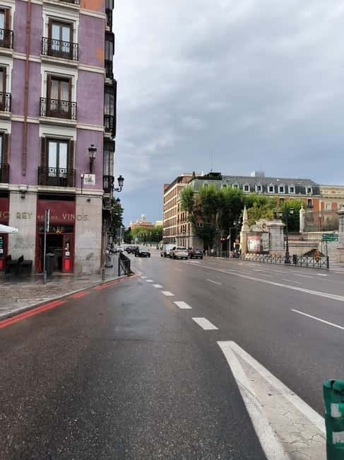 Madrid: Royal Palace Private Tour with Tickets - Madrid and Spain beyond the palace walls