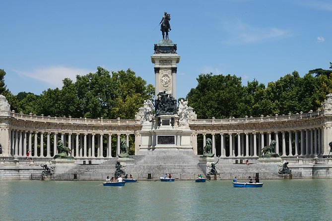 Madrid Royal Palace & Retiro Park Tour with Optional Tapas - Entering the Royal Palace of Madrid
