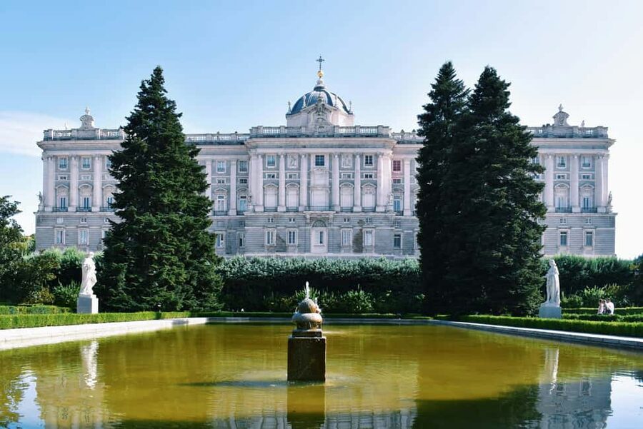 Madrid: Royal Palace Skip-the-Line Entry with Audio Guide - Entering the palace with skip-the-line access