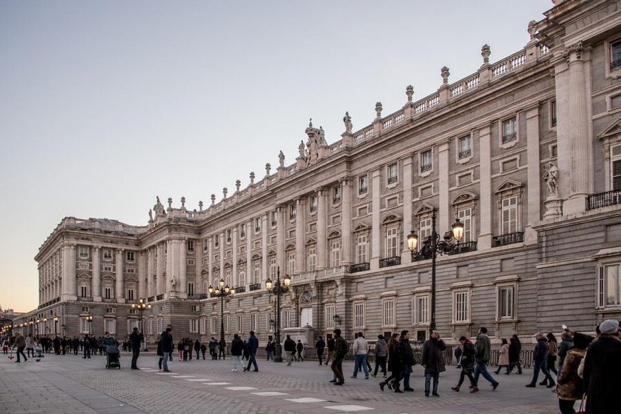 Madrid: Royal Palace Skip-the-Line Guided Tour - Why the Royal Palace works best with a guide