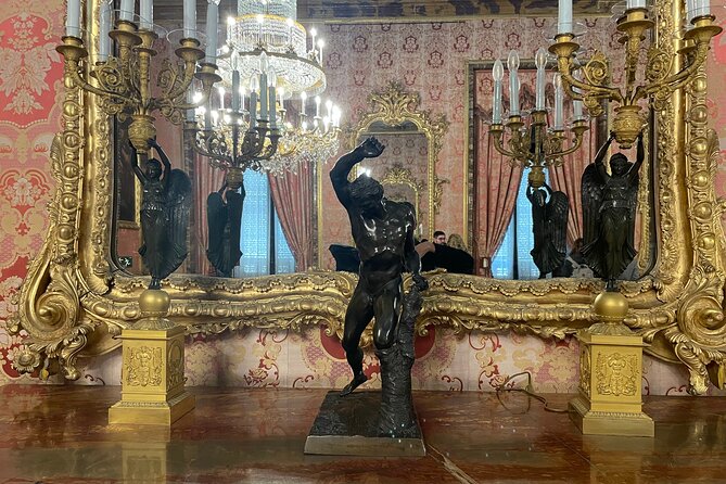 Madrid Royal Palace Tour - Semi private - What makes Nico an effective guide