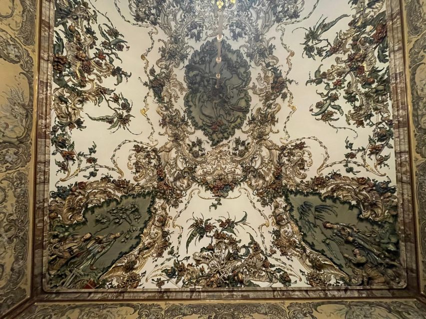 Madrid: Royal Palace tour - semi private or private - What is included, and what is not