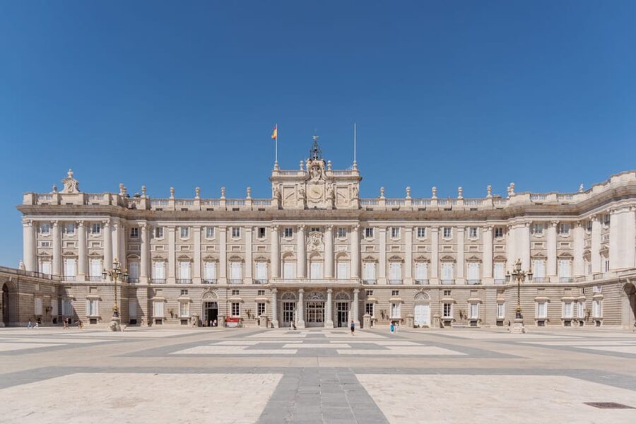 Madrid: Royal Palace VIP Tour with Skip-the-Line Ticket - Meeting beneath Felipe IV in Plaza de Oriente