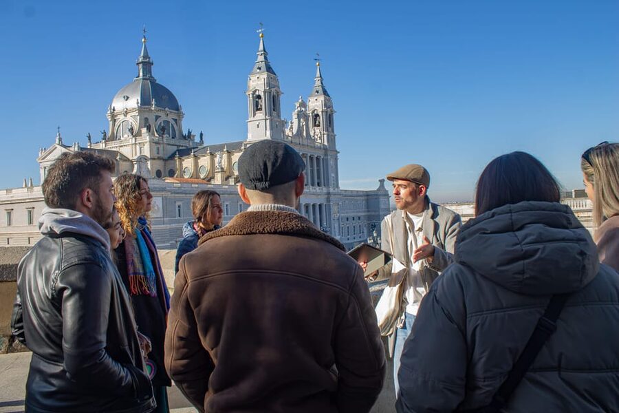 Madrid's Iconic Tapas, Taverns & History Experience - Why this Madrid tapas tour works