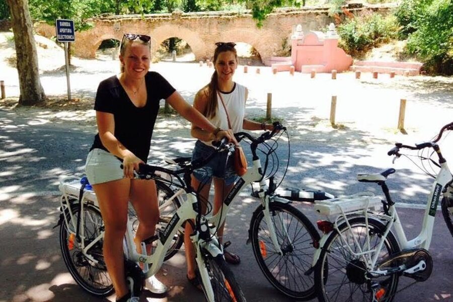 Madrid’s River Side & Casa de Campo Electric Bike Tour - Bike fit, heat, and what to bring
