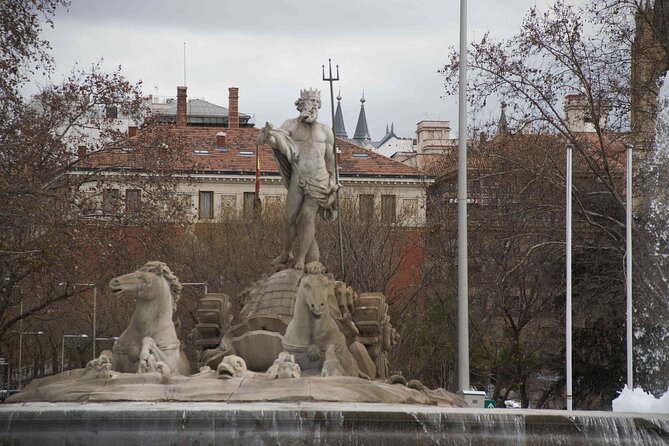 Madrid's Royal Palace & Prado Museum Private Walking Tour - Entering the Royal Palace of Madrid