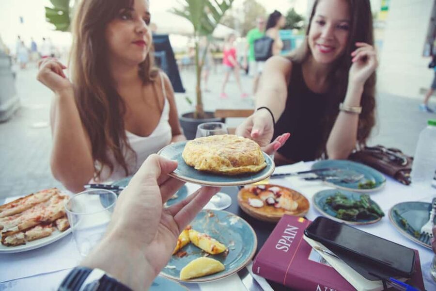 Madrid’s Walking Tour: A Food Tasting Journey - Plaza de Oriente and the Royal Palace area