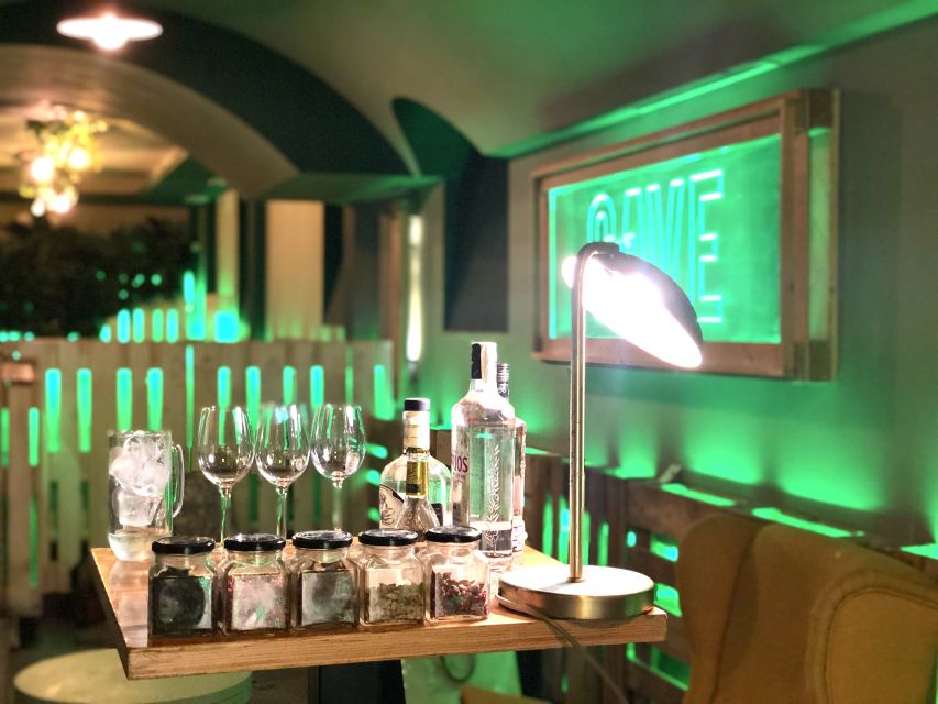 Madrid: San Miguel view Gin and Tonic Workshop with Tapas - Practical timing and booking advice