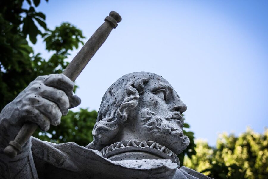 Madrid: Secrets of Retiro Park 2-Hour Walking Tour - Meeting at Puerta de la Independencia