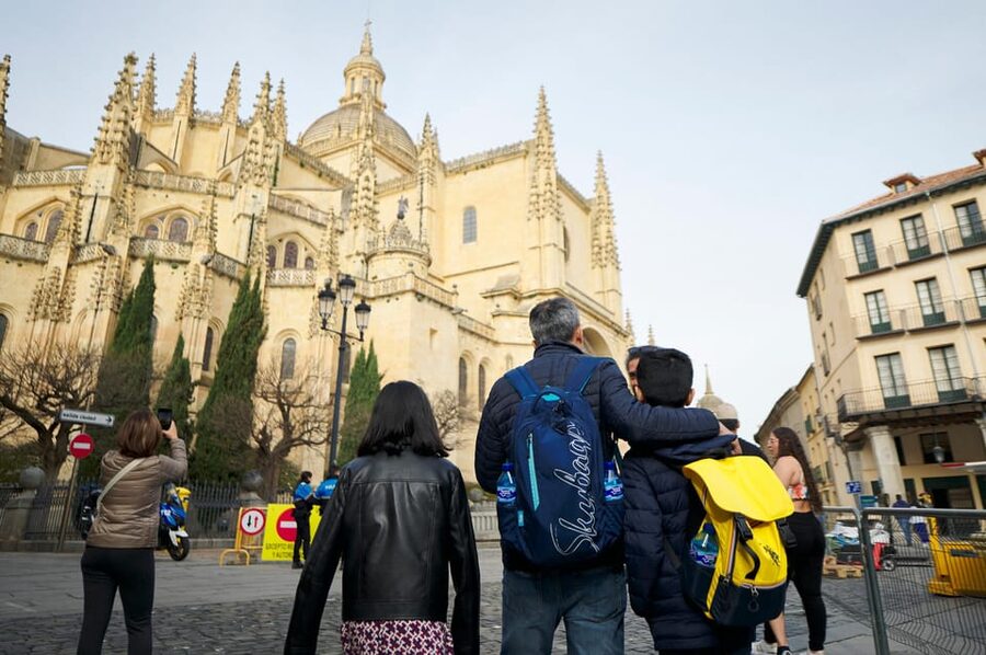 Madrid: Segovia and Toledo Tour, Alcazar, and Cathedral - Walking, weather, and what to carry