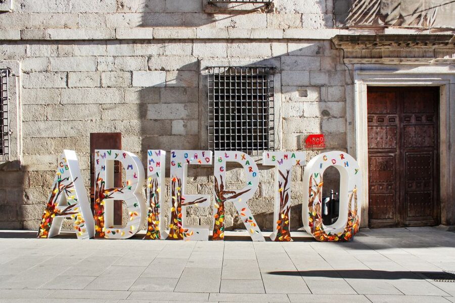 Madrid: Segovia and Toledo Tour, Alcazar, and Cathedral - Meeting at Las Ventas and getting on the road
