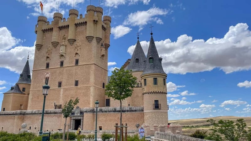 Madrid: Segovia & Ávila Full Day with Alcázar & Wall Tickets - How the timing feels in practice