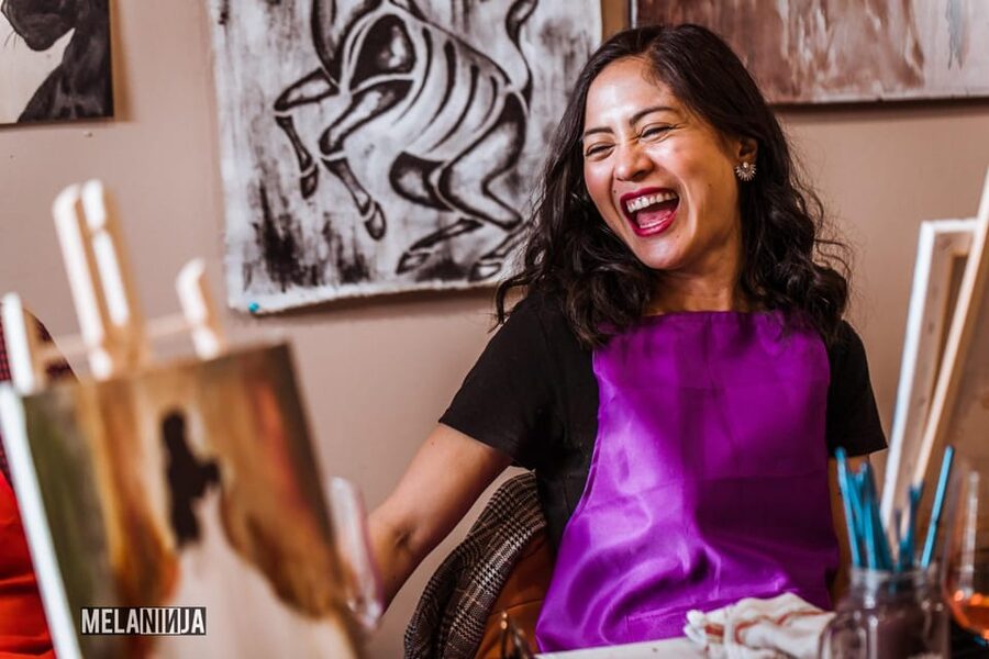 Madrid: Sip&Paint Workshop - Wine, select drinks, and Spanish tapas