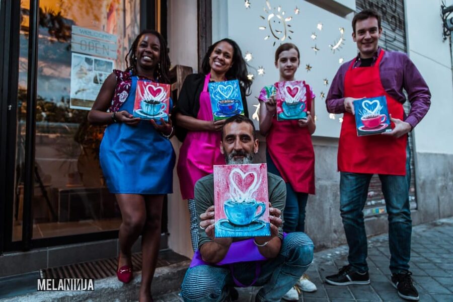 Madrid: Sip&Paint Workshop - Timing, access, and booking flexibility